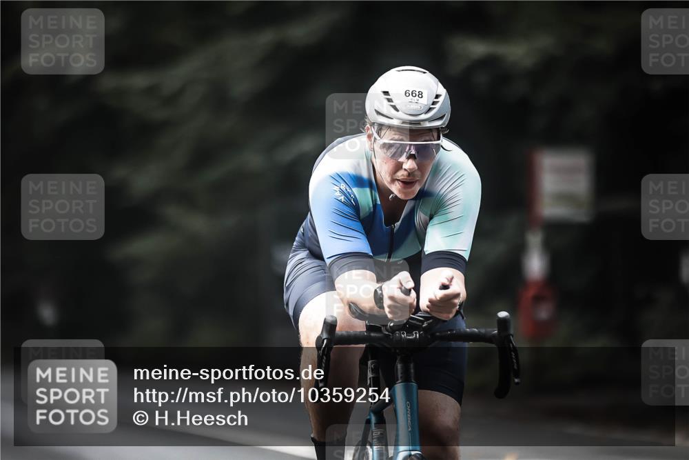 13.09.2026 - Stadtparktriathlon H.Heesch http://msf.ph/oto/10359254 13.09.2026 11:13:24 Radfahren 602, 635, 668 meine-sportfotos.de