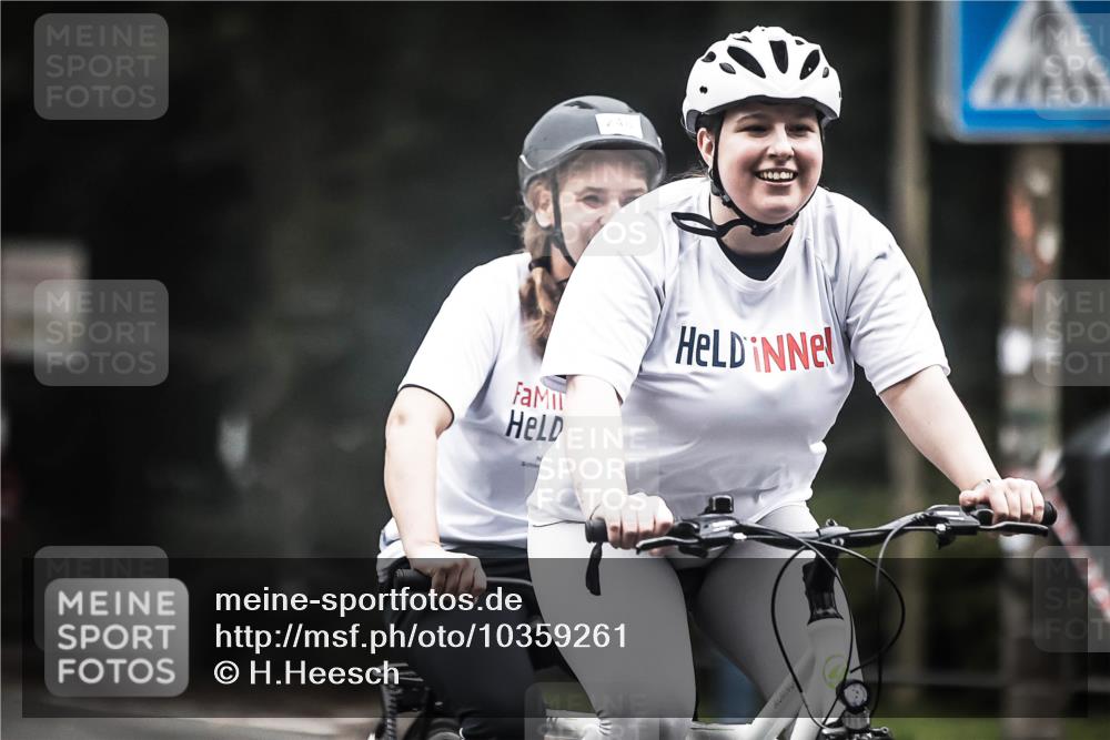 13.09.2026 - Stadtparktriathlon H.Heesch http://msf.ph/oto/10359261 13.09.2026 09:56:44 Radfahren 212, 248 meine-sportfotos.de