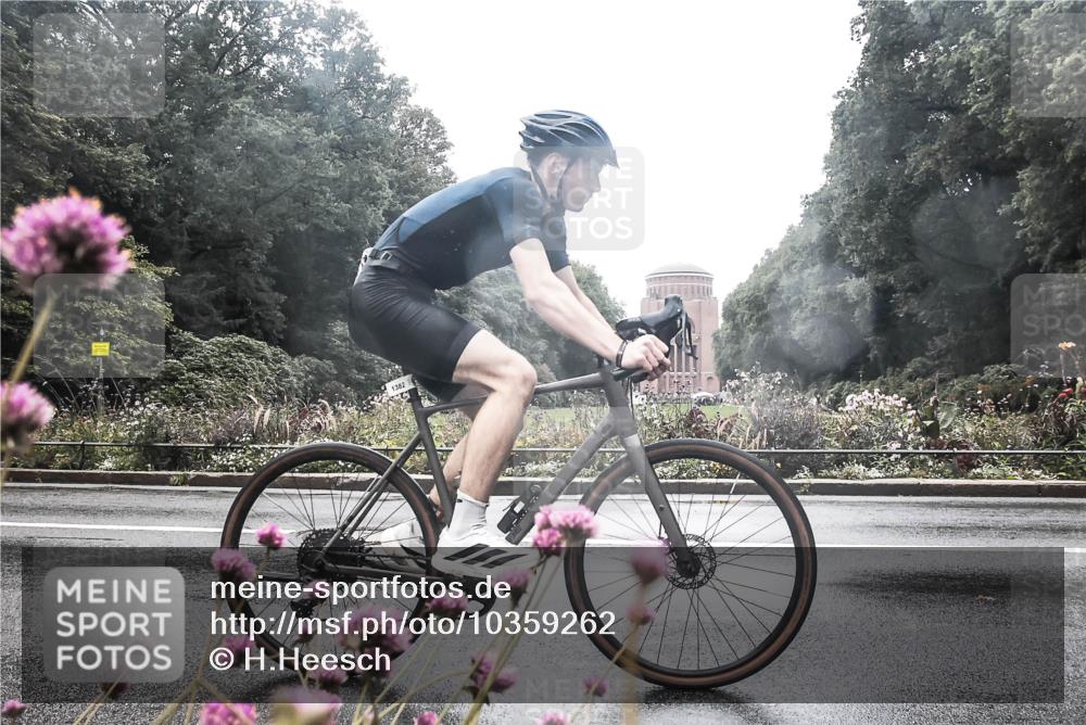 13.09.2026 - Stadtparktriathlon H.Heesch http://msf.ph/oto/10359262 13.09.2026 13:26:02 Radfahren 1382, 1392 meine-sportfotos.de