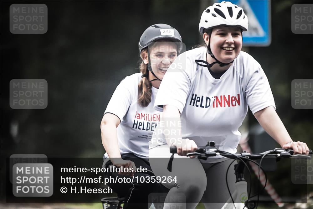 13.09.2026 - Stadtparktriathlon H.Heesch http://msf.ph/oto/10359264 13.09.2026 09:56:44 Radfahren 212, 248 meine-sportfotos.de