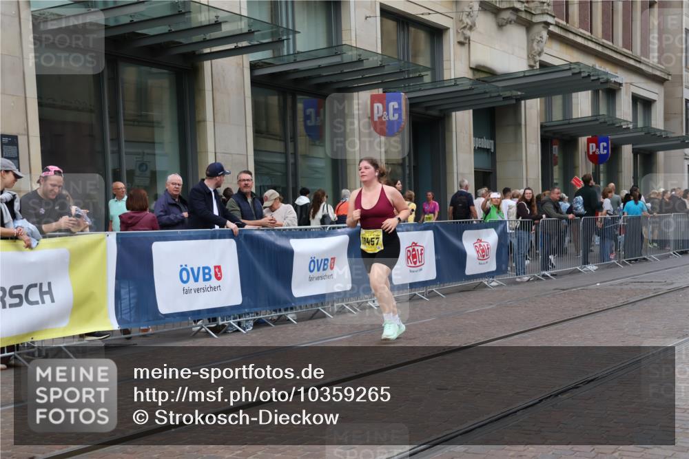 13.09.2026 - 21. swb-Marathon Bremen Strokosch-Dieckow http://msf.ph/oto/10359265 13.09.2026 11:19:30 Ziel 10430, 10882, 11457, 11546, 12472, 10004, 10629, 10933, 11050, 11760, 12224, 12462 meine-sportfotos.de