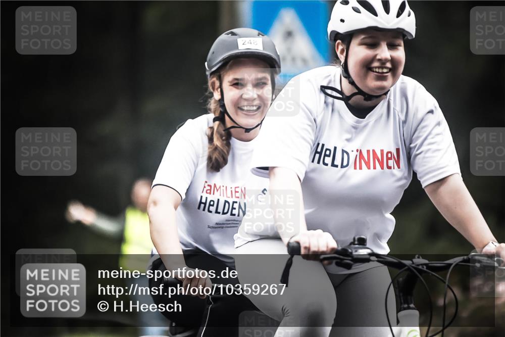 13.09.2026 - Stadtparktriathlon H.Heesch http://msf.ph/oto/10359267 13.09.2026 09:56:44 Radfahren 212, 248 meine-sportfotos.de