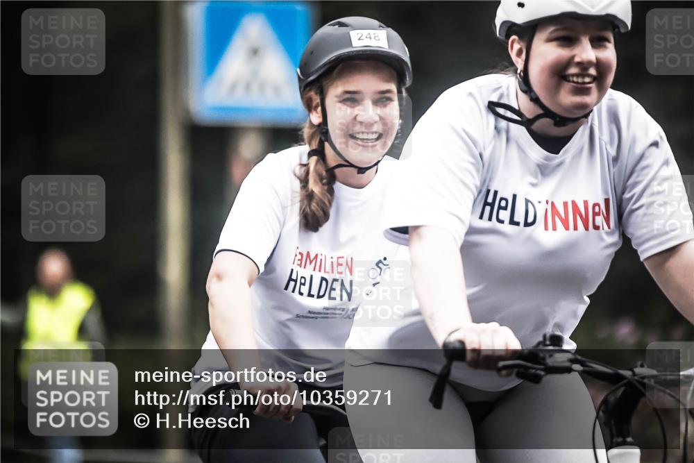 13.09.2026 - Stadtparktriathlon H.Heesch http://msf.ph/oto/10359271 13.09.2026 09:56:44 Radfahren 212, 248 meine-sportfotos.de