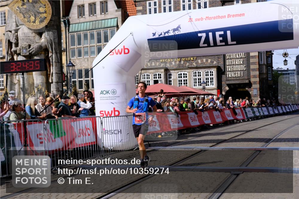 13.09.2026 - 21. swb-Marathon Bremen Tim E. http://msf.ph/oto/10359274 13.09.2026 12:55:24 Ziel 3744, 13085 meine-sportfotos.de