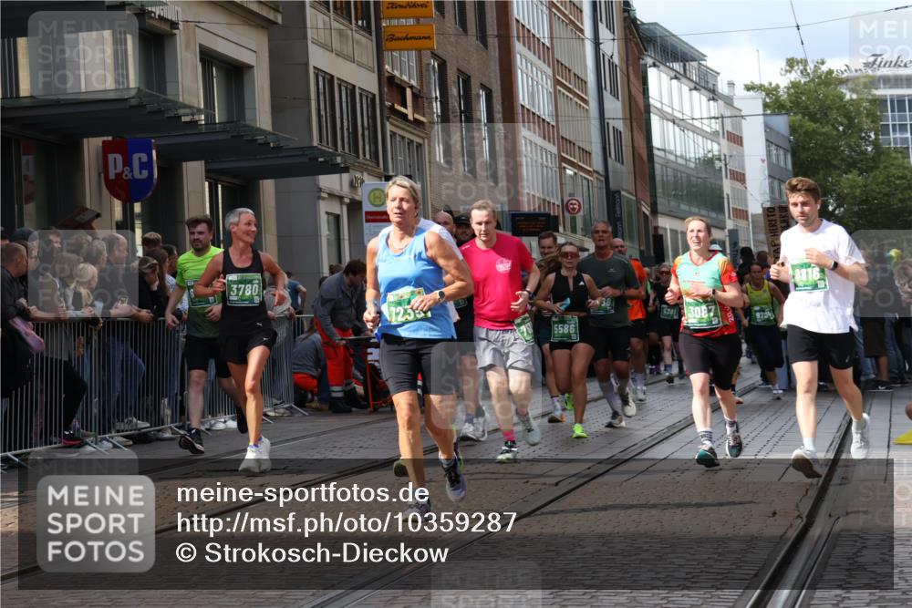 13.09.2026 - 21. swb-Marathon Bremen Strokosch-Dieckow http://msf.ph/oto/10359287 13.09.2026 13:35:21 Ziel 156, 318, 532, 607, 2041, 2090, 2318, 2356, 3055, 3087, 3226, 3485, 3621, 3704, 3780, 3857, 4048, 4326, 5071, 5308, 5467, 5468, 5584, 5586, 5661, 6418, 6465, 6466, 6644, 6649, 6724, 7235, 7285, 7597, 7675, 7691, 7700, 8335, 8816, 9784, 9845, 9862, 9887, 9892, 9912, 13121, 13213, 536, 1150, 2003, 2090, 2366, 2492, 2625, 2866, 3063, 3311, 3621, 3916, 4062, 4487, 4635, 4985, 5016, 5125, 5647, 6315, 6320, 6391, 6403, 6418, 6750, 6837, 7123, 7405, 7657, 7750, 9017 meine-sportfotos.de