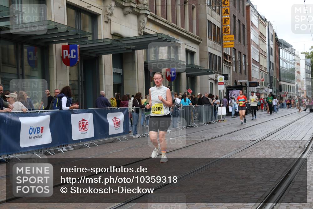 13.09.2026 - 21. swb-Marathon Bremen Strokosch-Dieckow http://msf.ph/oto/10359318 13.09.2026 11:19:39 Ziel 10430, 10882, 11546, 12472, 10004, 10629, 10933, 11050, 11457, 11760, 12224 meine-sportfotos.de