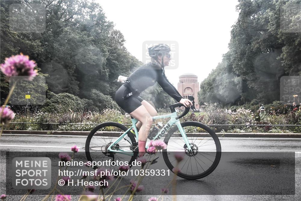 13.09.2026 - Stadtparktriathlon H.Heesch http://msf.ph/oto/10359331 13.09.2026 13:26:44 Radfahren 1321, 1329, 1374 meine-sportfotos.de