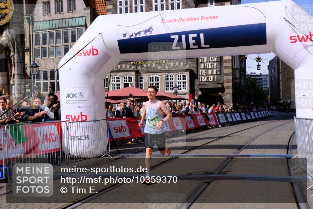 13.09.2026 - 21. swb-Marathon Bremen Tim E. http://msf.ph/oto/10359370 13.09.2026 12:55:37 Ziel 3744 meine-sportfotos.de