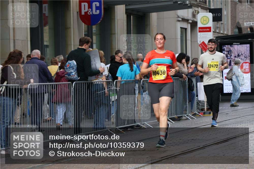 13.09.2026 - 21. swb-Marathon Bremen Strokosch-Dieckow http://msf.ph/oto/10359379 13.09.2026 11:19:43 Ziel 10430, 10882, 11244, 11333, 11337, 11546, 12472, 10004, 11050, 11457, 11760 meine-sportfotos.de