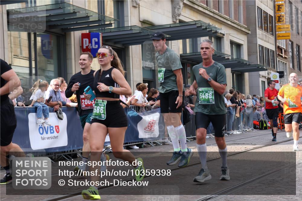 13.09.2026 - 21. swb-Marathon Bremen Strokosch-Dieckow http://msf.ph/oto/10359398 13.09.2026 13:35:26 Ziel 156, 318, 532, 607, 2356, 2565, 3056, 3087, 3226, 3485, 3704, 3780, 3857, 4048, 4326, 5026, 5071, 5157, 5308, 5381, 5467, 5468, 5584, 5586, 5661, 6159, 6465, 6466, 6644, 6649, 6724, 7036, 7235, 7385, 7597, 7675, 7691, 7700, 8145, 8335, 8705, 8816, 9784, 9862, 9887, 9892, 9912, 13121, 13213, 536, 1150, 2003, 2041, 2090, 2318, 2356, 2366, 2492, 2625, 2866, 3055, 3063, 3311, 3621, 3916, 4062, 4635, 4985, 5016, 6315, 6320, 6391, 6418, 6750, 6837, 7657, 9017 meine-sportfotos.de