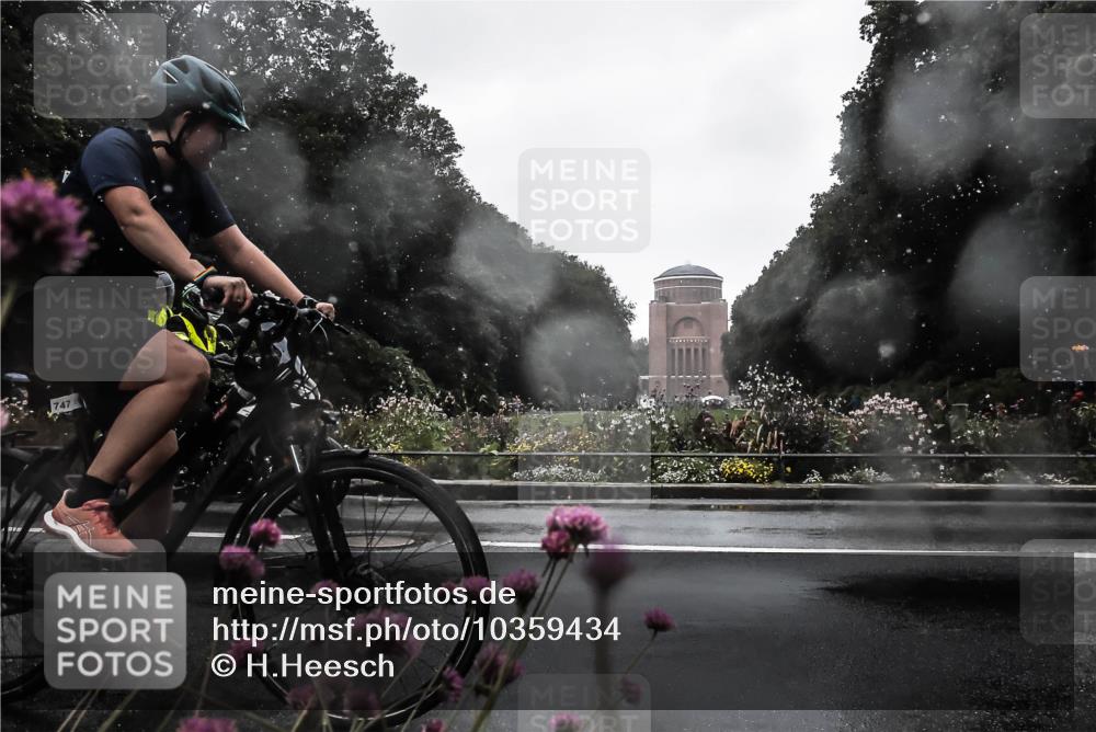 13.09.2026 - Stadtparktriathlon H.Heesch http://msf.ph/oto/10359434 13.09.2026 12:03:02 Radfahren 747, 948, 950, 1059 meine-sportfotos.de