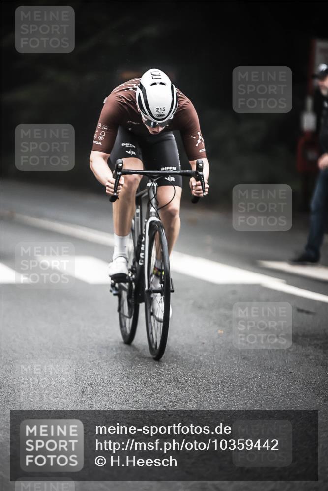 13.09.2026 - Stadtparktriathlon H.Heesch http://msf.ph/oto/10359442 13.09.2026 09:57:24 Radfahren 215, 307 meine-sportfotos.de