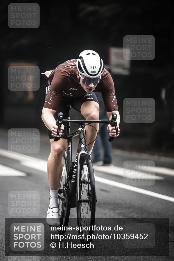 13.09.2026 - Stadtparktriathlon H.Heesch http://msf.ph/oto/10359452 13.09.2026 09:57:25 Radfahren 215, 307 meine-sportfotos.de