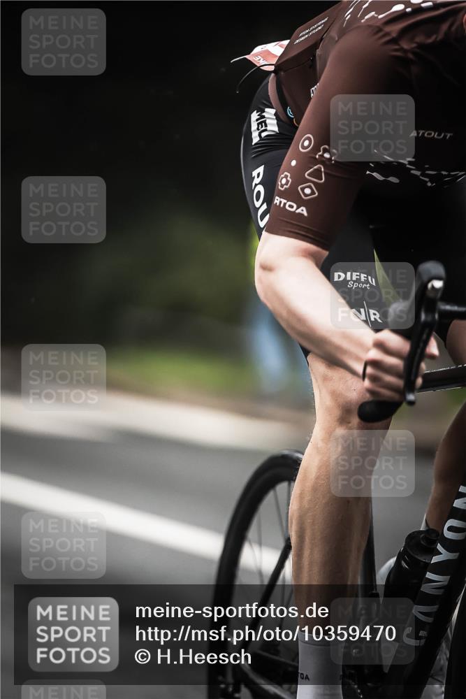13.09.2026 - Stadtparktriathlon H.Heesch http://msf.ph/oto/10359470 13.09.2026 09:57:25 Radfahren 215, 307 meine-sportfotos.de