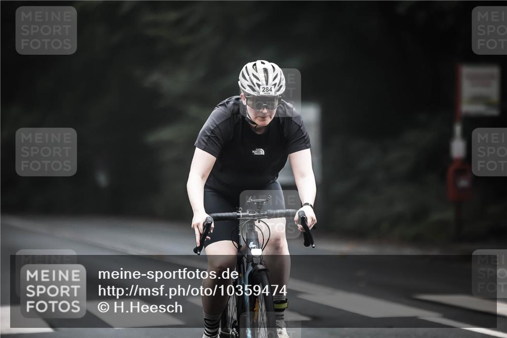 13.09.2026 - Stadtparktriathlon H.Heesch http://msf.ph/oto/10359474 13.09.2026 09:57:37 Radfahren 284, 312 meine-sportfotos.de