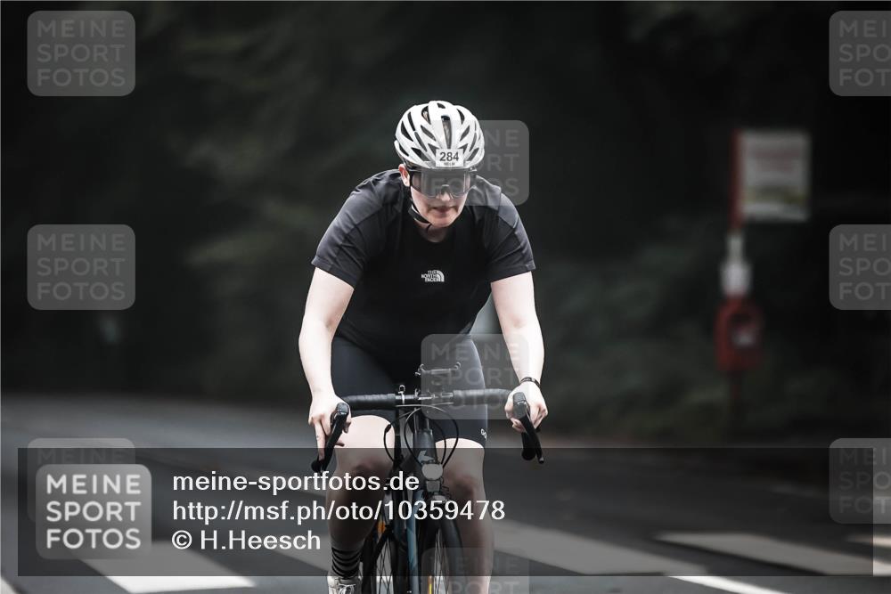 13.09.2026 - Stadtparktriathlon H.Heesch http://msf.ph/oto/10359478 13.09.2026 09:57:37 Radfahren 284, 312 meine-sportfotos.de