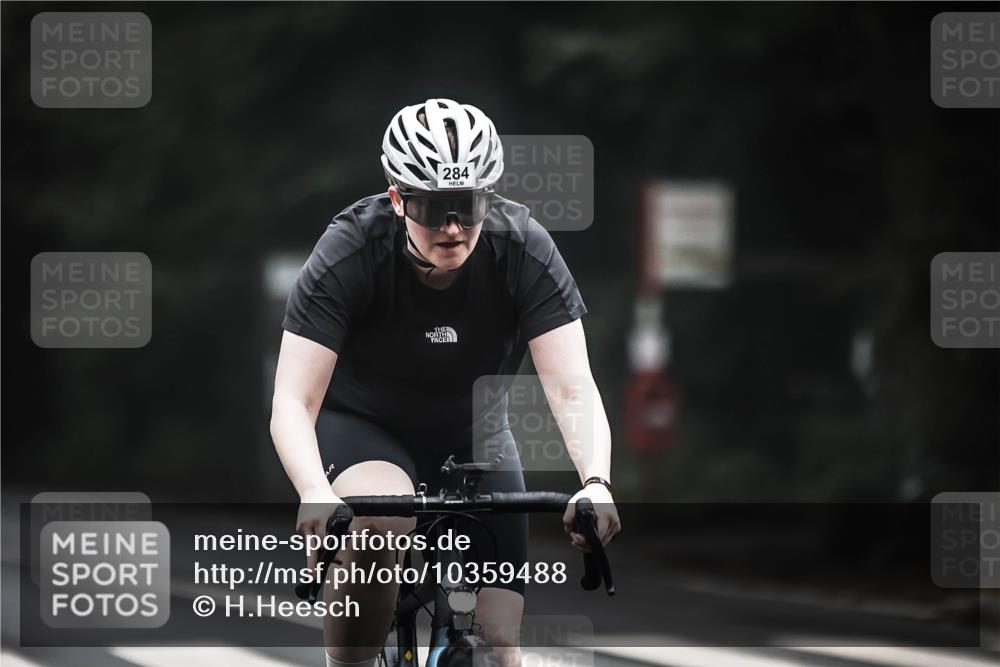 13.09.2026 - Stadtparktriathlon H.Heesch http://msf.ph/oto/10359488 13.09.2026 09:57:37 Radfahren 284, 312 meine-sportfotos.de