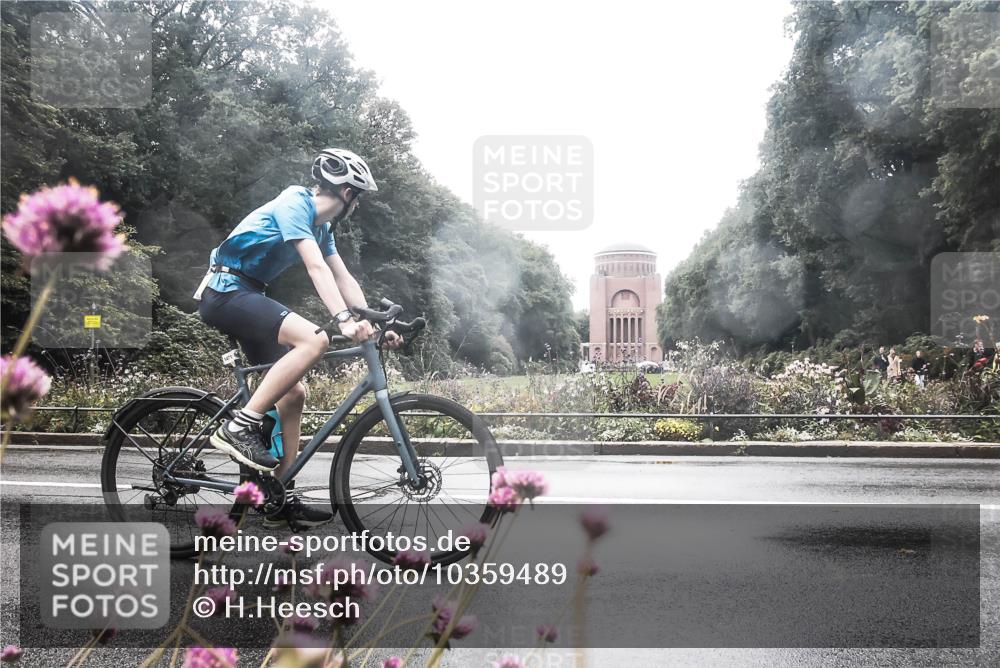 13.09.2026 - Stadtparktriathlon H.Heesch http://msf.ph/oto/10359489 13.09.2026 13:27:28 Radfahren 1325, 1357, 1429, 1471 meine-sportfotos.de
