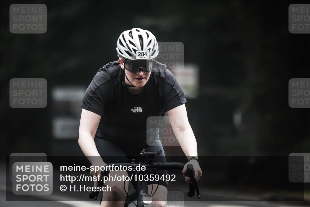 13.09.2026 - Stadtparktriathlon H.Heesch http://msf.ph/oto/10359492 13.09.2026 09:57:38 Radfahren 284, 312 meine-sportfotos.de