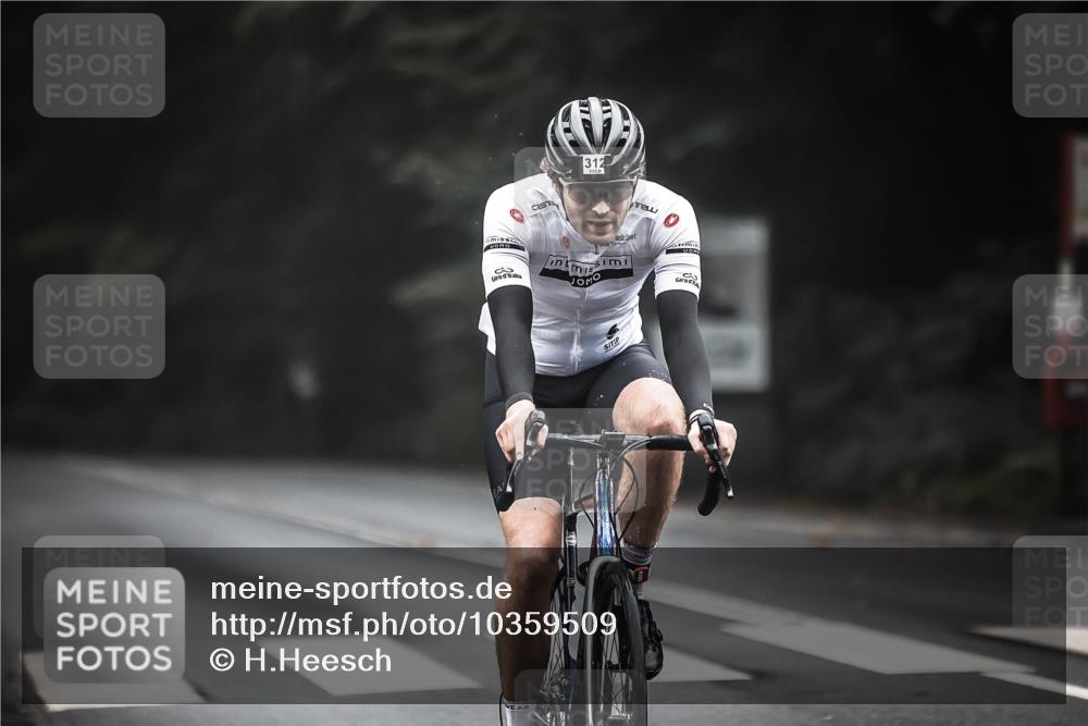13.09.2026 - Stadtparktriathlon H.Heesch http://msf.ph/oto/10359509 13.09.2026 09:57:42 Radfahren 284, 312 meine-sportfotos.de
