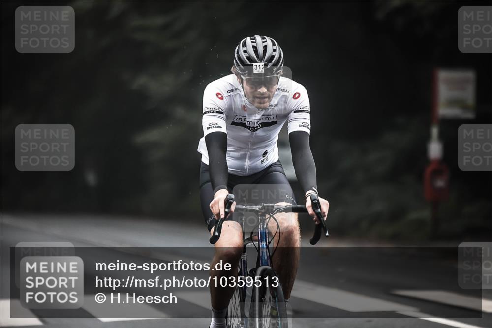 13.09.2026 - Stadtparktriathlon H.Heesch http://msf.ph/oto/10359513 13.09.2026 09:57:42 Radfahren 284, 312 meine-sportfotos.de