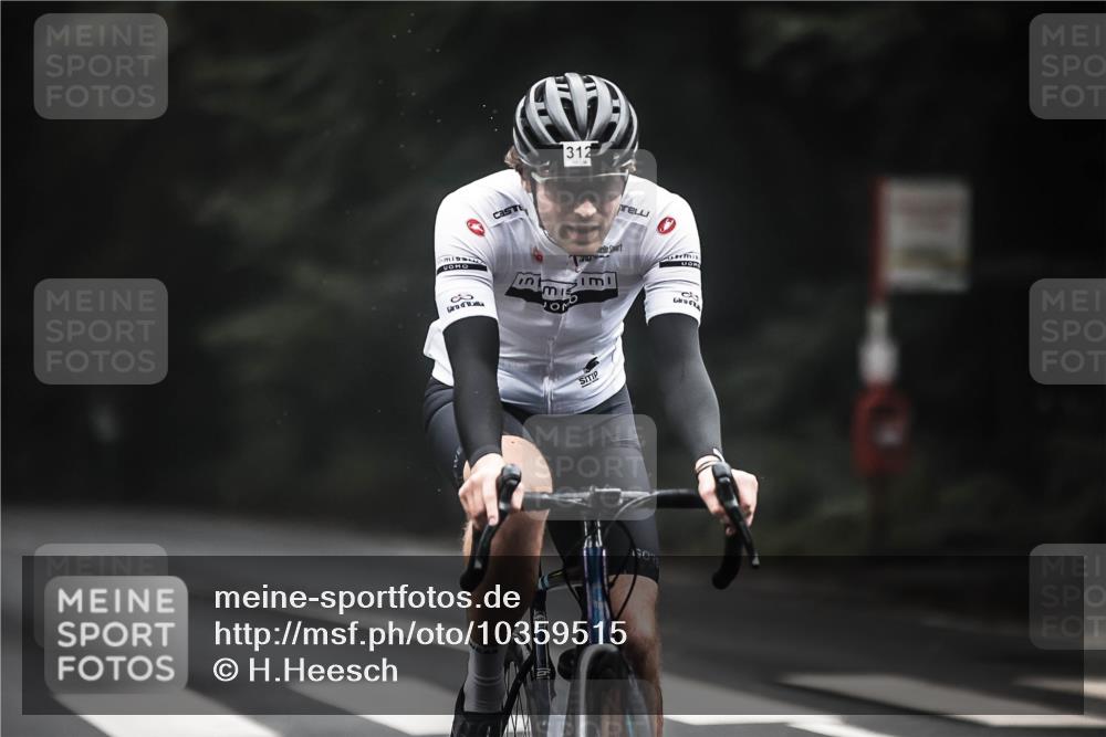 13.09.2026 - Stadtparktriathlon H.Heesch http://msf.ph/oto/10359515 13.09.2026 09:57:42 Radfahren 284, 312 meine-sportfotos.de