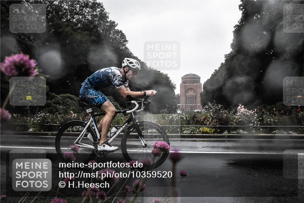 13.09.2026 - Stadtparktriathlon H.Heesch http://msf.ph/oto/10359520 13.09.2026 12:03:24 Radfahren 819, 1001, 1056 meine-sportfotos.de