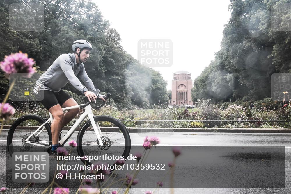 13.09.2026 - Stadtparktriathlon H.Heesch http://msf.ph/oto/10359532 13.09.2026 13:27:49 Radfahren 1322, 1323, 1326, 1401 meine-sportfotos.de