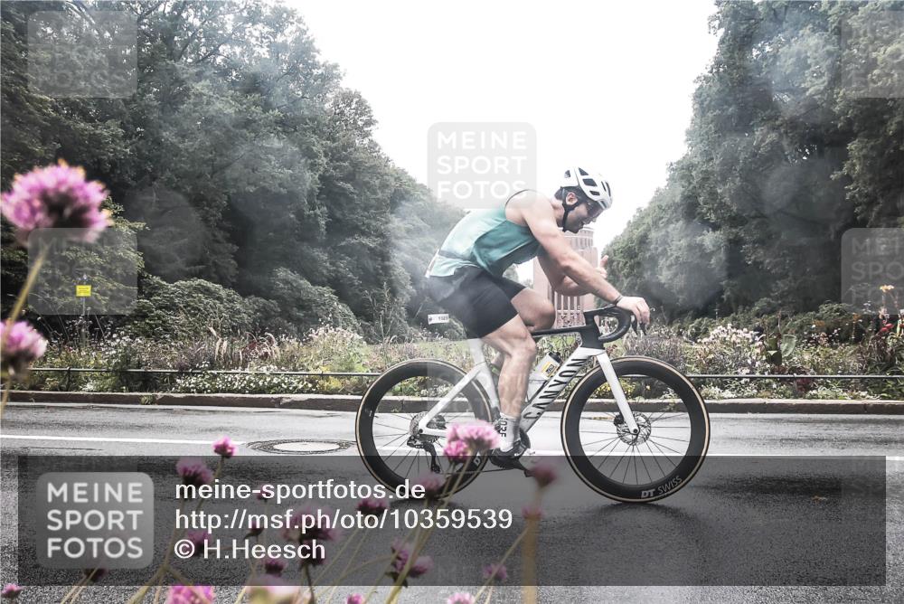 13.09.2026 - Stadtparktriathlon H.Heesch http://msf.ph/oto/10359539 13.09.2026 13:27:50 Radfahren 1322, 1323, 1326, 1401 meine-sportfotos.de