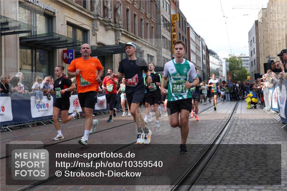 13.09.2026 - 21. swb-Marathon Bremen Strokosch-Dieckow http://msf.ph/oto/10359540 13.09.2026 13:35:29 Ziel 156, 318, 532, 607, 2565, 3056, 3087, 3226, 3454, 3485, 3704, 3780, 3857, 4016, 4048, 4326, 5026, 5071, 5157, 5276, 5308, 5381, 5467, 5468, 5584, 5586, 5816, 6159, 6465, 6466, 6644, 6649, 6724, 6874, 7036, 7235, 7385, 7597, 7675, 7691, 7700, 7804, 8145, 8335, 8705, 8816, 9243, 9784, 9862, 9892, 9912, 13121, 13213, 536, 1150, 2003, 2041, 2090, 2318, 2356, 2366, 2625, 2866, 3055, 3311, 3621, 3916, 4062, 4326, 4635, 4985, 5016, 5661, 6315, 6320, 6418, 6750, 6837, 7657, 9017 meine-sportfotos.de