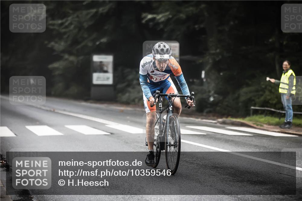 13.09.2026 - Stadtparktriathlon H.Heesch http://msf.ph/oto/10359546 13.09.2026 09:58:07 Radfahren 310, 321 meine-sportfotos.de