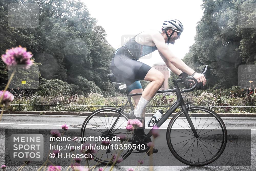 13.09.2026 - Stadtparktriathlon H.Heesch http://msf.ph/oto/10359549 13.09.2026 13:27:53 Radfahren 1322, 1323, 1326, 1397, 1401 meine-sportfotos.de