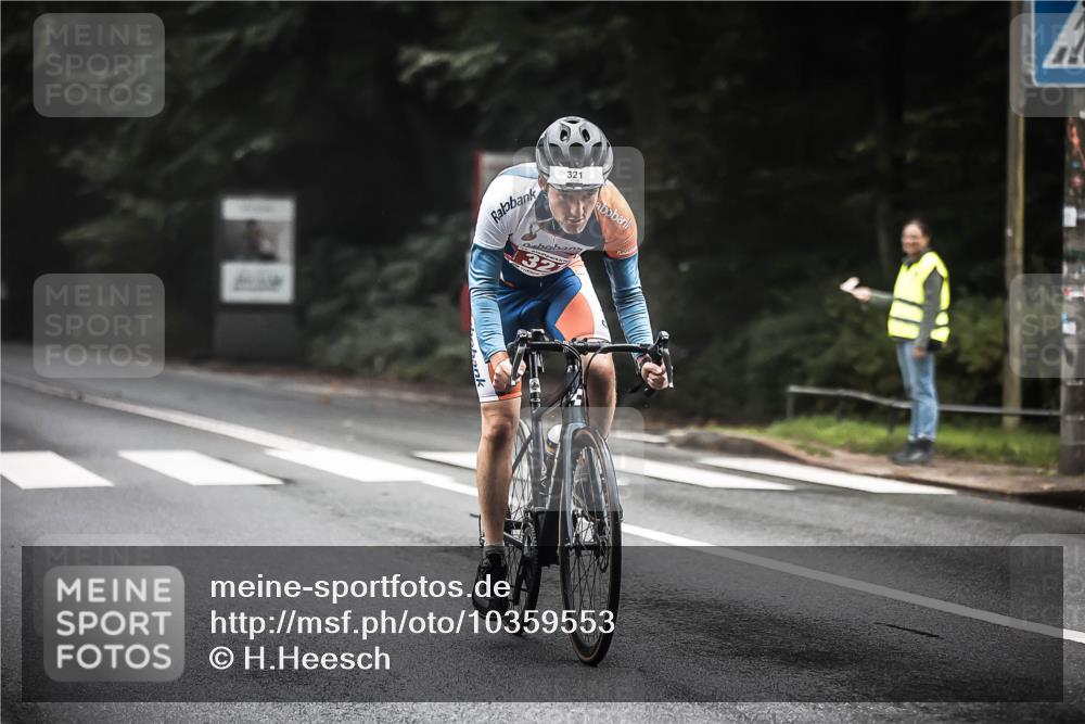 13.09.2026 - Stadtparktriathlon H.Heesch http://msf.ph/oto/10359553 13.09.2026 09:58:07 Radfahren 310, 321 meine-sportfotos.de