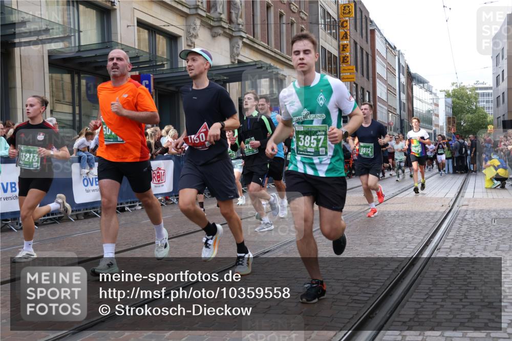 13.09.2026 - 21. swb-Marathon Bremen Strokosch-Dieckow http://msf.ph/oto/10359558 13.09.2026 13:35:30 Ziel 156, 318, 532, 607, 2565, 3026, 3056, 3087, 3226, 3454, 3485, 3704, 3780, 3857, 4016, 4048, 5026, 5071, 5157, 5276, 5308, 5381, 5467, 5468, 5584, 5586, 5816, 6159, 6465, 6466, 6644, 6649, 6724, 6874, 7036, 7235, 7385, 7597, 7675, 7691, 7700, 7804, 8145, 8335, 8705, 8816, 9243, 9784, 9862, 9892, 9912, 13121, 13179, 13213, 536, 1150, 2003, 2041, 2090, 2318, 2356, 2366, 2625, 2866, 3055, 3311, 3621, 3916, 4062, 4326, 4635, 4985, 5016, 5661, 6315, 6320, 6418, 6750, 6837, 7657 meine-sportfotos.de