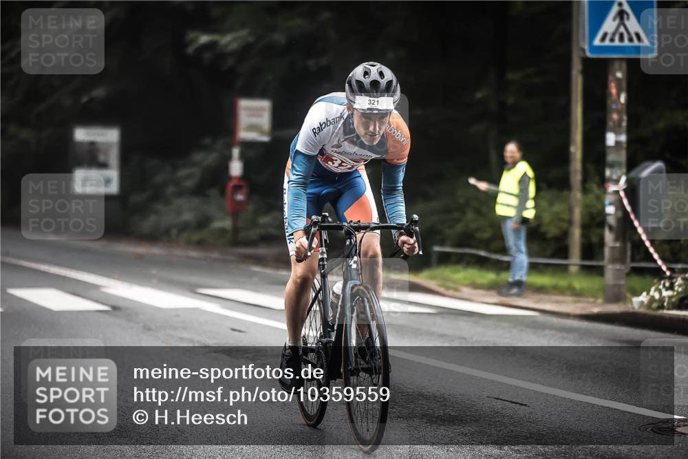 13.09.2026 - Stadtparktriathlon H.Heesch http://msf.ph/oto/10359559 13.09.2026 09:58:07 Radfahren 310, 321 meine-sportfotos.de