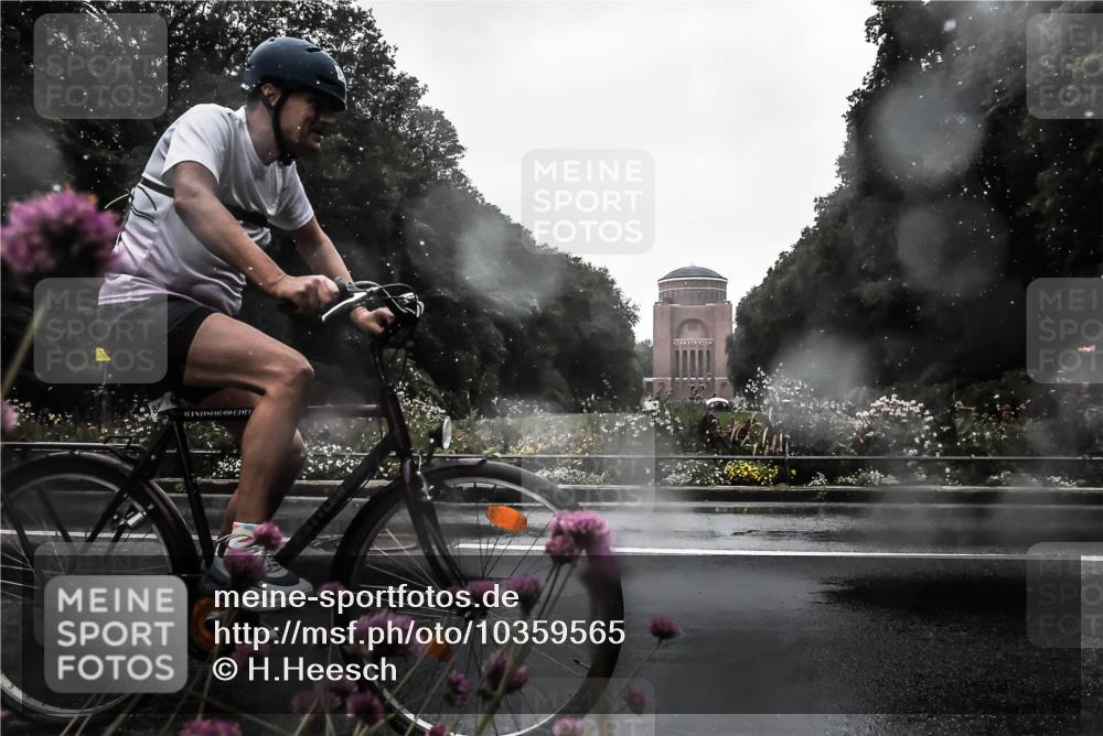 13.09.2026 - Stadtparktriathlon H.Heesch http://msf.ph/oto/10359565 13.09.2026 12:03:46 Radfahren 759, 887, 893, 914, 941, 996 meine-sportfotos.de