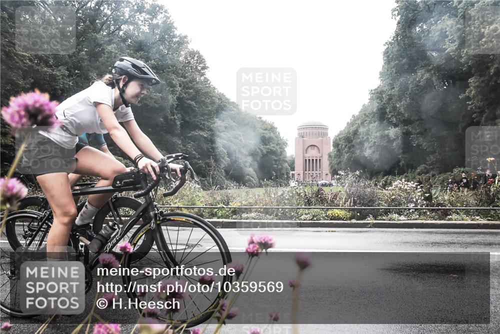13.09.2026 - Stadtparktriathlon H.Heesch http://msf.ph/oto/10359569 13.09.2026 13:28:02 Radfahren 1348, 1448, 1521 meine-sportfotos.de