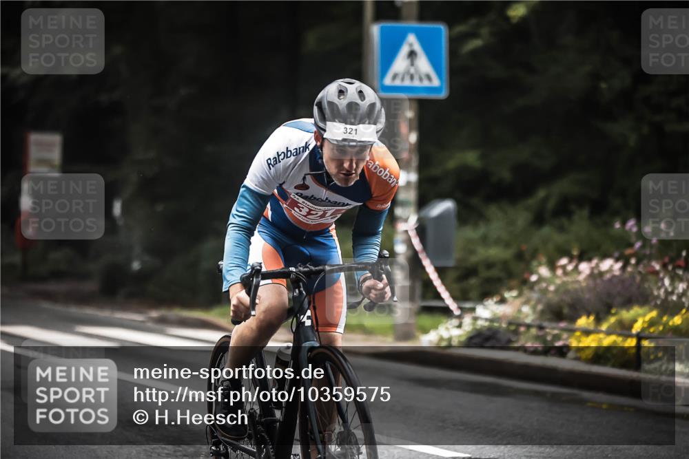 13.09.2026 - Stadtparktriathlon H.Heesch http://msf.ph/oto/10359575 13.09.2026 09:58:07 Radfahren 310, 321 meine-sportfotos.de