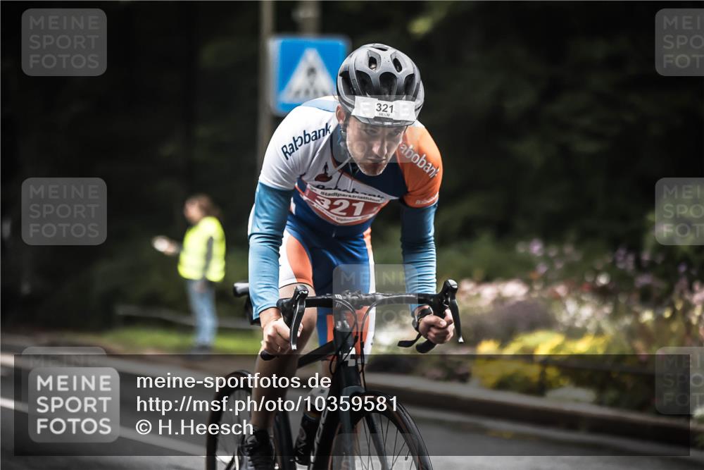 13.09.2026 - Stadtparktriathlon H.Heesch http://msf.ph/oto/10359581 13.09.2026 09:58:07 Radfahren 310, 321 meine-sportfotos.de