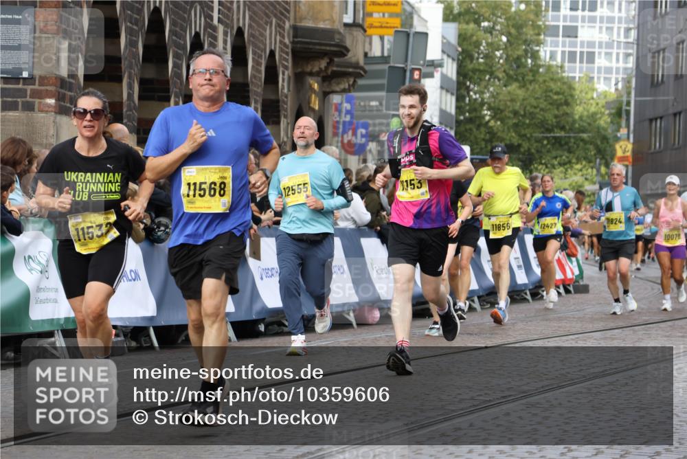 13.09.2026 - 21. swb-Marathon Bremen Strokosch-Dieckow http://msf.ph/oto/10359606 13.09.2026 10:57:53 Ziel 10177, 10226, 10300, 10394, 10517, 10518, 11106, 11245, 11365, 11480, 11498, 11609, 11734, 11965, 11966, 12037, 12111, 12222, 12264, 12372, 10543, 10559, 10604, 10826, 10828, 10903, 10914, 10931, 10932, 11136, 11332, 11863, 12441, 12551 meine-sportfotos.de