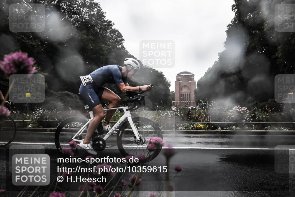 13.09.2026 - Stadtparktriathlon H.Heesch http://msf.ph/oto/10359615 13.09.2026 12:04:01 Radfahren 833, 836, 958 meine-sportfotos.de