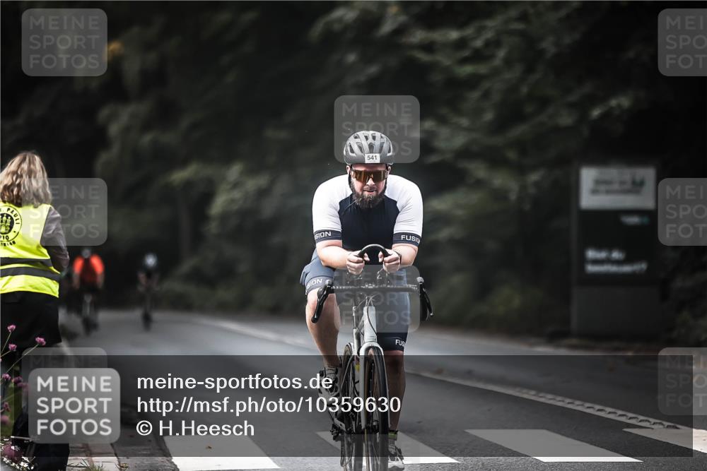 13.09.2026 - Stadtparktriathlon H.Heesch http://msf.ph/oto/10359630 13.09.2026 11:13:57 Radfahren 512, 541, 687 meine-sportfotos.de