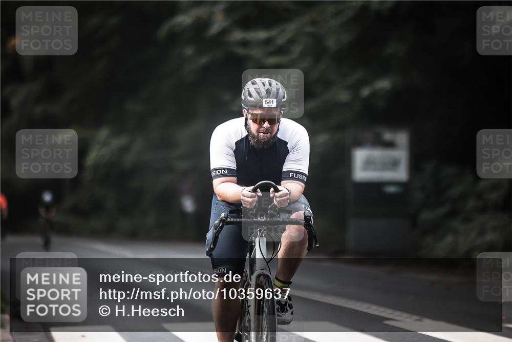 13.09.2026 - Stadtparktriathlon H.Heesch http://msf.ph/oto/10359637 13.09.2026 11:13:58 Radfahren 512, 541, 674, 687 meine-sportfotos.de