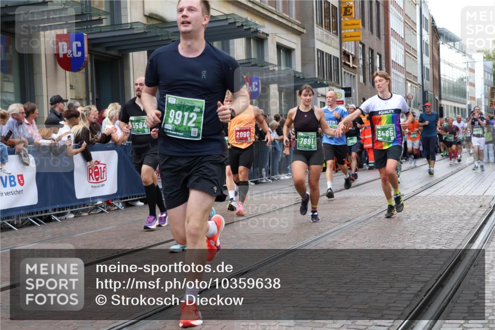 13.09.2026 - 21. swb-Marathon Bremen Strokosch-Dieckow http://msf.ph/oto/10359638 13.09.2026 13:35:31 Ziel 156, 318, 532, 607, 2565, 3026, 3056, 3087, 3226, 3454, 3485, 3704, 3780, 3857, 4016, 4048, 5026, 5071, 5157, 5276, 5308, 5381, 5467, 5468, 5584, 5586, 5816, 6159, 6465, 6466, 6644, 6649, 6724, 6874, 7036, 7043, 7235, 7385, 7597, 7675, 7691, 7700, 7804, 8145, 8335, 8705, 8816, 9243, 9784, 9862, 9892, 9912, 13121, 13179, 13213, 156, 536, 1150, 2003, 2041, 2090, 2318, 2356, 2625, 2866, 3055, 3311, 3621, 3916, 4062, 4326, 4635, 4985, 5016, 5661, 6315, 6320, 6418, 6750, 6837 meine-sportfotos.de