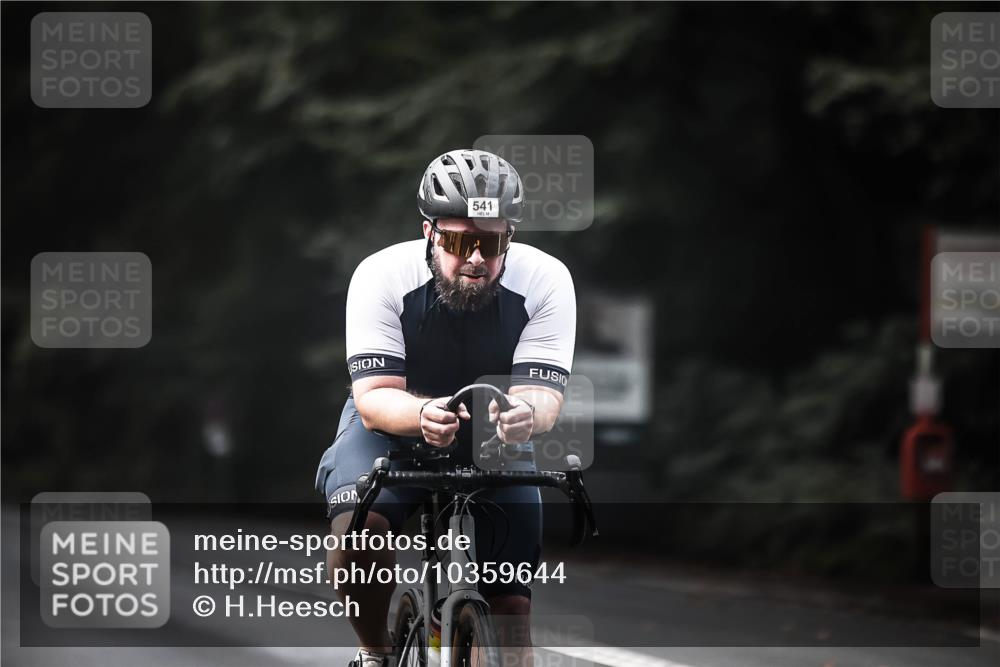13.09.2026 - Stadtparktriathlon H.Heesch http://msf.ph/oto/10359644 13.09.2026 11:13:58 Radfahren 512, 541, 674, 687 meine-sportfotos.de