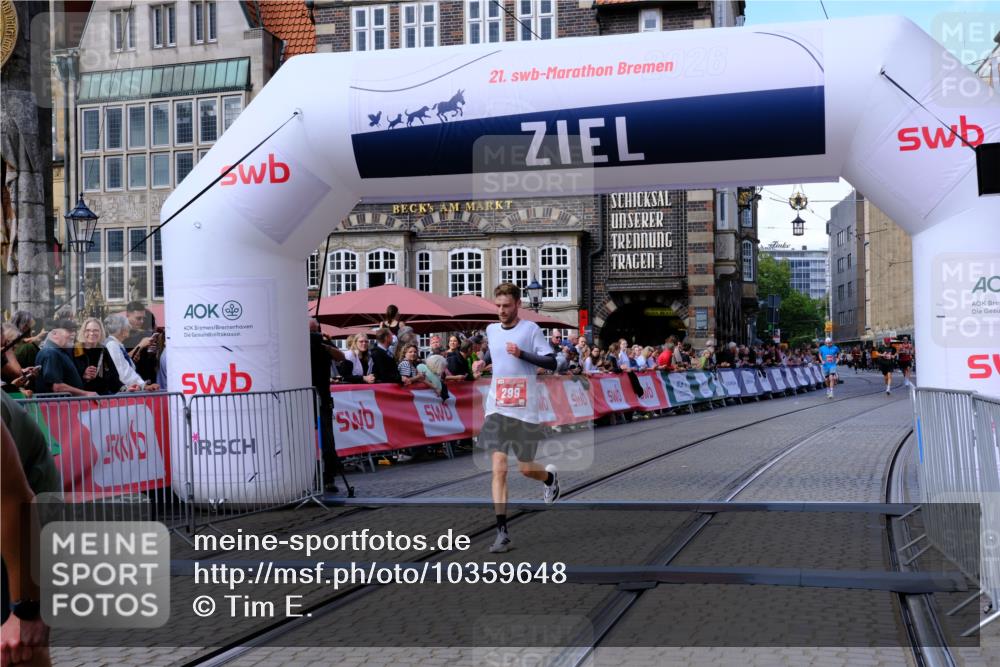 13.09.2026 - 21. swb-Marathon Bremen Tim E. http://msf.ph/oto/10359648 13.09.2026 12:56:20 Ziel 1583, 6630, 13080 meine-sportfotos.de