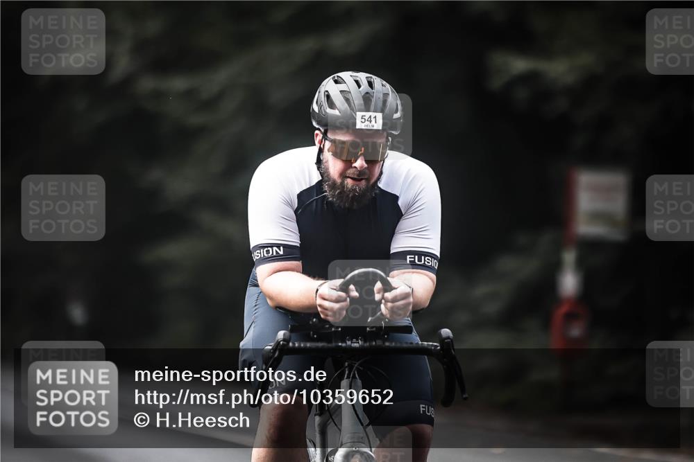 13.09.2026 - Stadtparktriathlon H.Heesch http://msf.ph/oto/10359652 13.09.2026 11:13:58 Radfahren 512, 541, 674, 687 meine-sportfotos.de