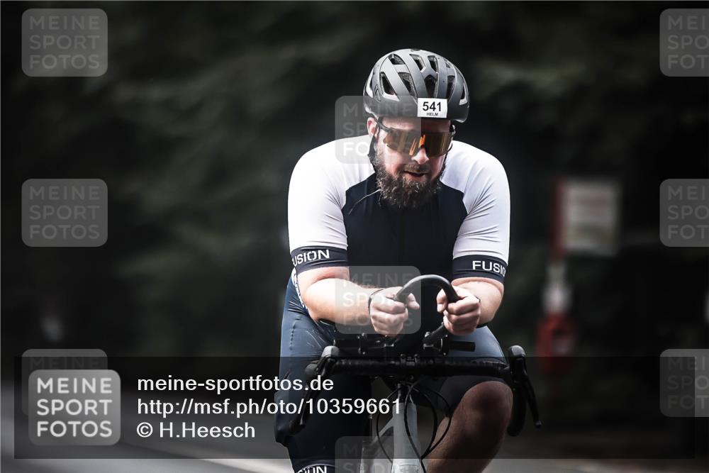 13.09.2026 - Stadtparktriathlon H.Heesch http://msf.ph/oto/10359661 13.09.2026 11:13:58 Radfahren 512, 541, 674, 687 meine-sportfotos.de
