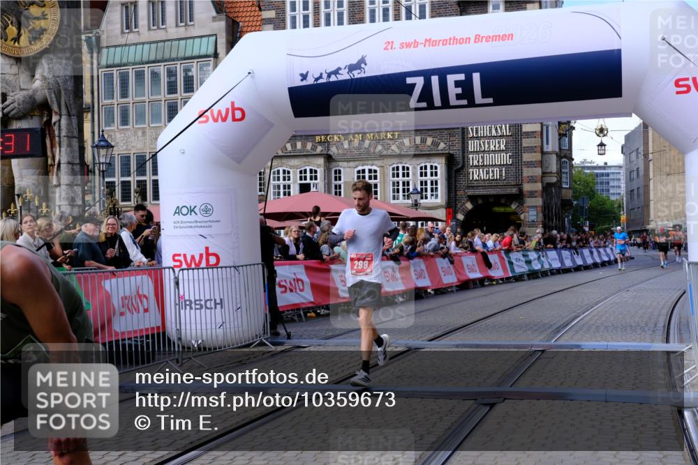 13.09.2026 - 21. swb-Marathon Bremen Tim E. http://msf.ph/oto/10359673 13.09.2026 12:56:20 Ziel 1583, 6630, 13080 meine-sportfotos.de