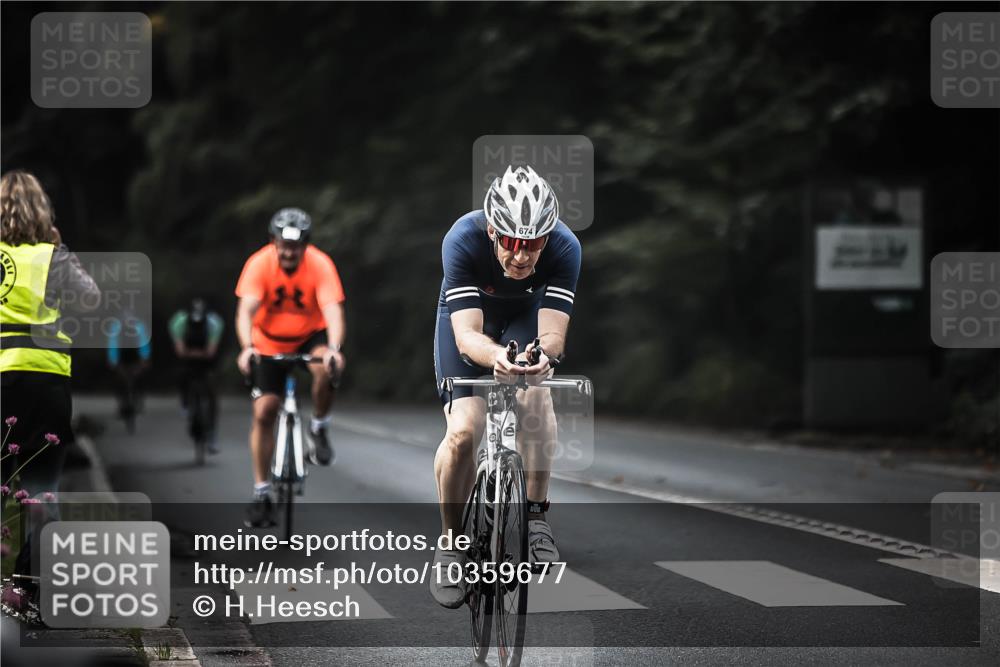 13.09.2026 - Stadtparktriathlon H.Heesch http://msf.ph/oto/10359677 13.09.2026 11:14:04 Radfahren 541, 614, 658, 674 meine-sportfotos.de